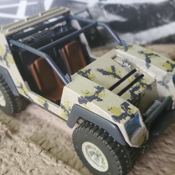 Custom arctic tundra VAMP. - Picture 4 of 6